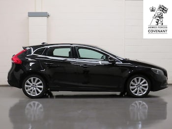 Used Volvo V40 2016 for sale - 75466597: Photo