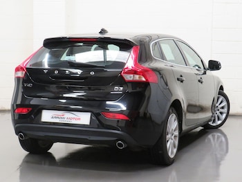 Used Volvo V40 2016 for sale - 75466597: Photo