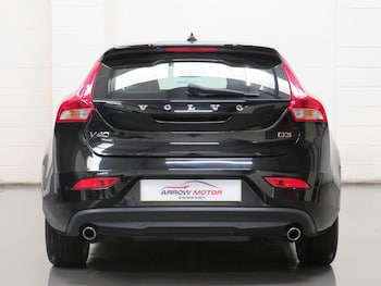 Used Volvo V40 2016 for sale - 75466597: Photo