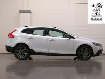 Used Volvo V40 Cross Country 2014 for sale - 75466510: Photo