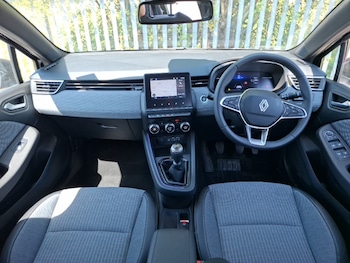 Used Renault Clio 2025 for sale - 79157624: Photo