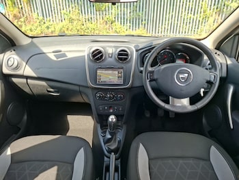 Used Dacia Sandero Stepway 2015 for sale - 79517197: Photo