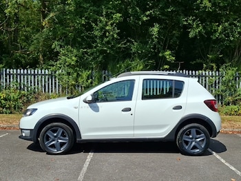 Used Dacia Sandero Stepway 2015 for sale - 79517197: Photo