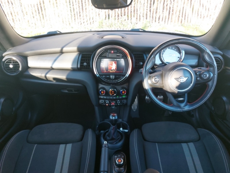 Used MINI Convertible 2019 for sale - 77105261: Photo 2
