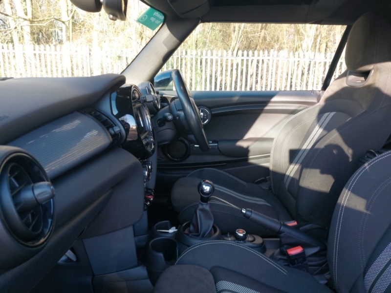 Used MINI Convertible 2019 for sale - 77105261: Photo 5