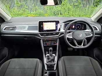 Used Volkswagen T-Roc 2023 for sale - 78884965: Photo