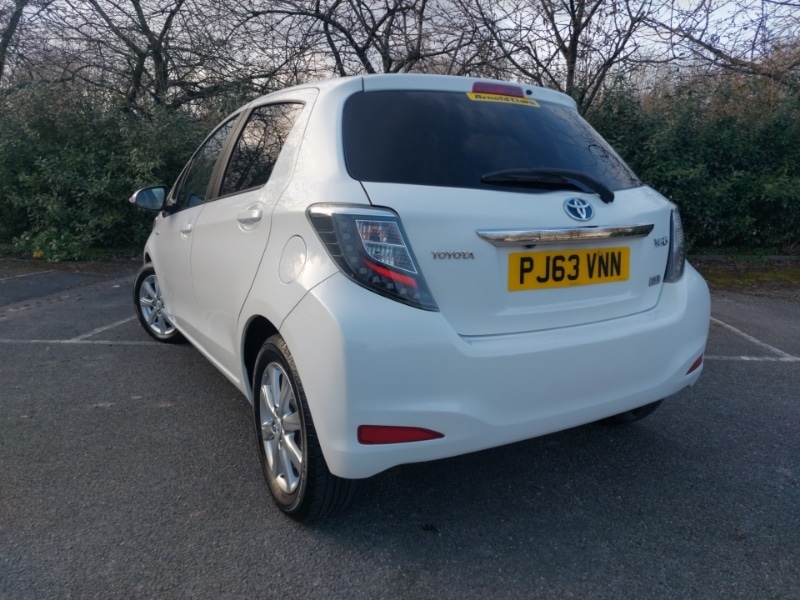 Used Toyota Yaris 2013 for sale - 77837583: Photo 3