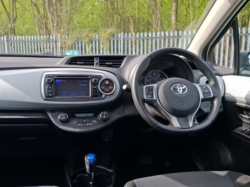Used Toyota Yaris 2013 for sale - 78112906: Photo 2