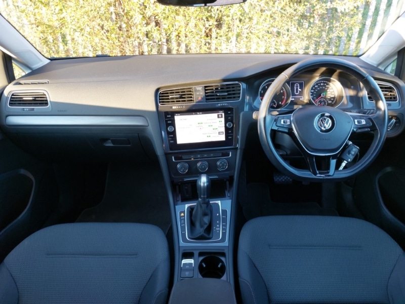 Used Volkswagen Golf 2018 for sale - 76644097: Photo 2