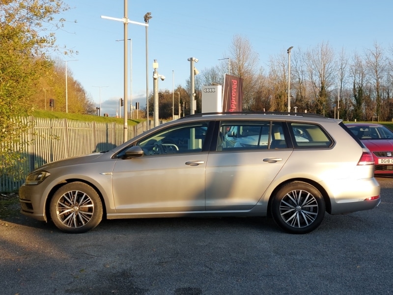 Used Volkswagen Golf 2018 for sale - 76644097: Photo 4