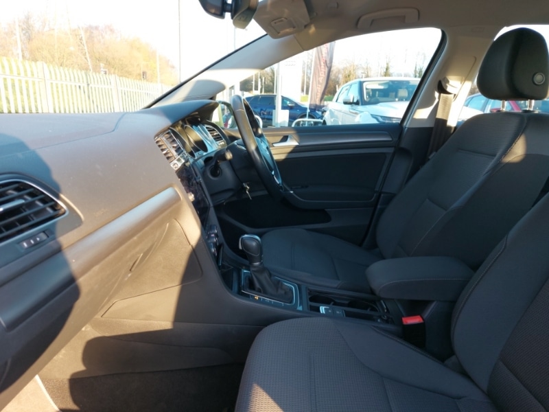 Used Volkswagen Golf 2018 for sale - 76644097: Photo 5