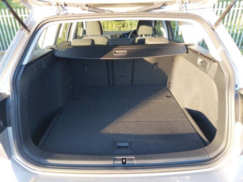 Used Volkswagen Golf 2018 for sale - 76644097: Photo 8