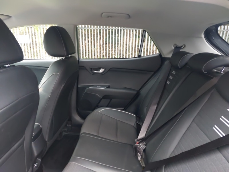 Used Kia Stonic 2023 for sale - 77264937: Photo 6