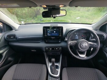 Used Toyota Yaris 2023 for sale - 78595105: Photo