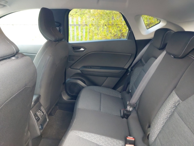 Used Renault Captur 2023 for sale - 76737106: Photo 6