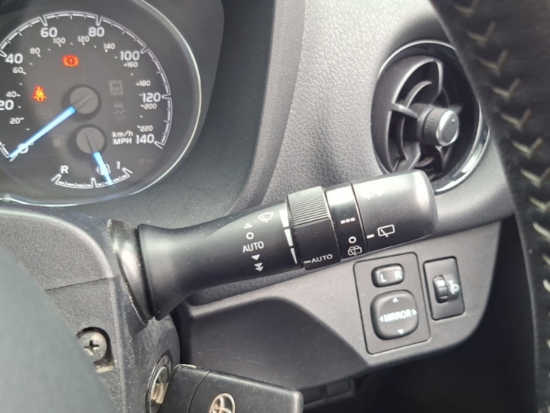 Used Toyota Yaris 2017 for sale - 77992510: Photo 13