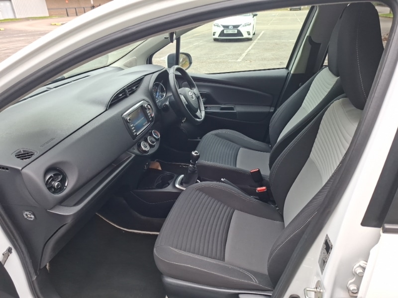 Used Toyota Yaris 2017 for sale - 77992510: Photo 5