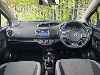Used Toyota Yaris 2019 for sale - 79641924: Photo