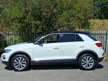 Used Volkswagen T-Roc 2019 for sale - 79505525: Photo