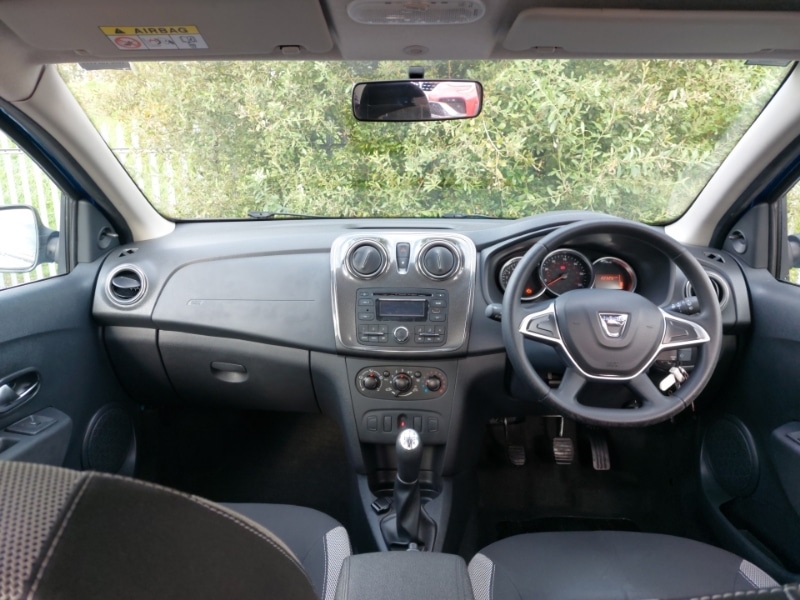 Used Dacia Sandero Stepway 2019 for sale - 76401084: Photo 2