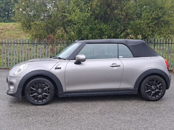 Used MINI Convertible 2019 for sale - 79654075: Photo