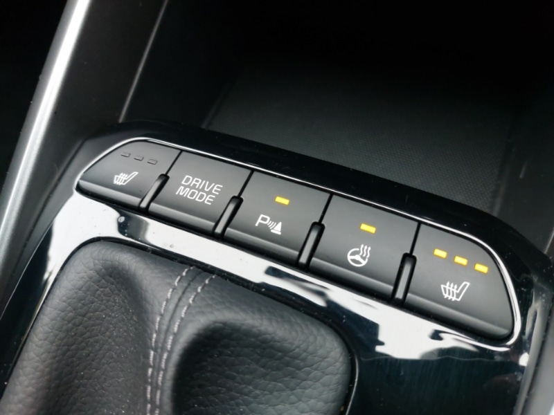 Used Kia Stonic 2023 for sale - 76418793: Photo 13