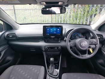 Used Toyota Yaris 2024 for sale - 79425091: Photo