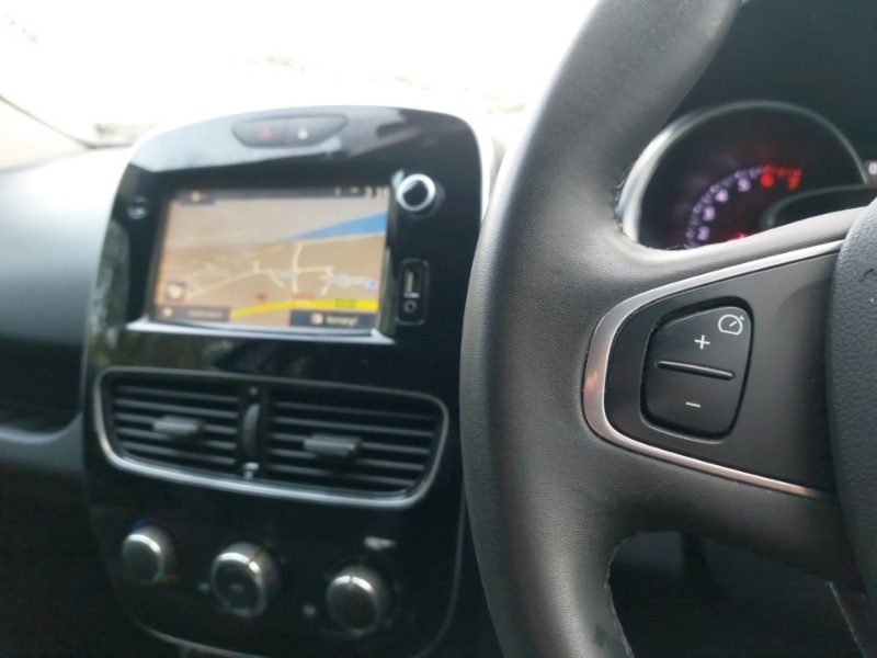 Used Renault Clio 2018 for sale - 76656679: Photo 14