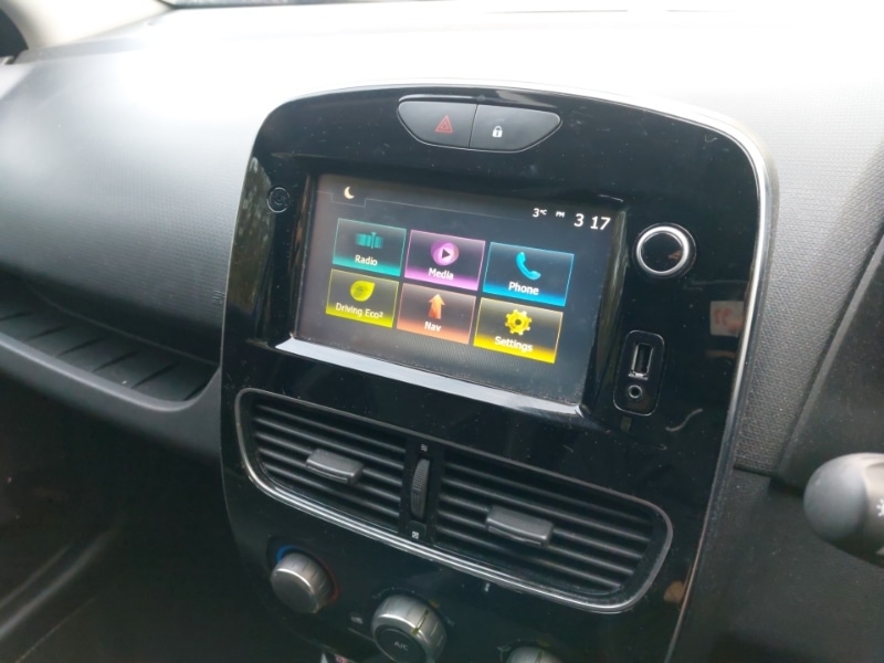 Used Renault Clio 2018 for sale - 76656679: Photo 16