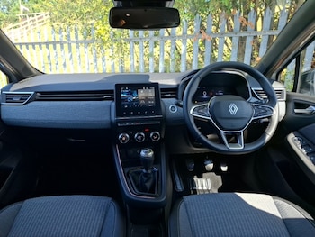 Used Renault Clio 2025 for sale - 79153123: Photo
