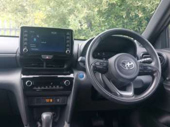 Used Toyota Yaris Cross 2023 for sale - 75058812: Photo