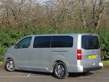 Used Peugeot Traveller 2018 for sale - 77761010: Photo