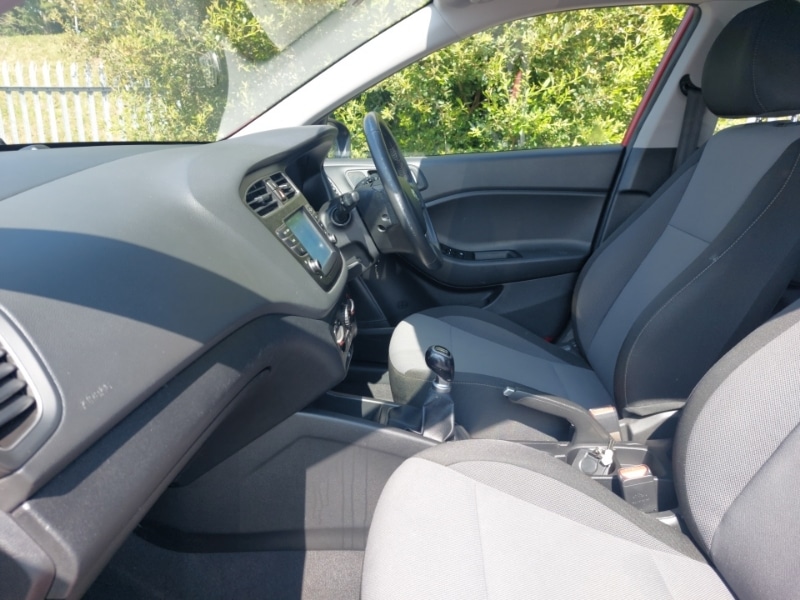 Used Hyundai i20 2019 for sale - 76354585: Photo 5