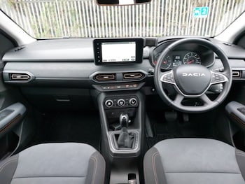 Used Dacia Sandero Stepway 2024 for sale - 76166068: Photo 2