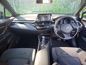 Used Toyota C-HR 2023 for sale - 78747129: Photo