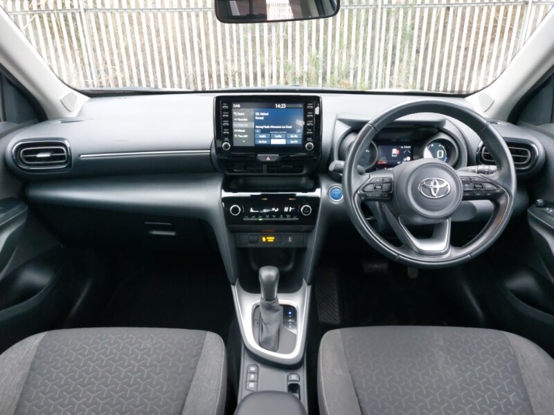 Used Toyota Yaris Cross 2023 for sale - 77491139: Photo 2
