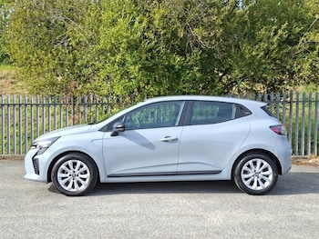 Used Renault Clio 2025 for sale - 79480979: Photo