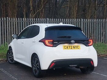 Used Toyota Yaris 2022 for sale - 77750521: Photo