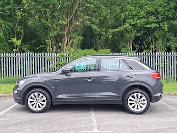 Used Volkswagen T-Roc 2021 for sale - 78489780: Photo