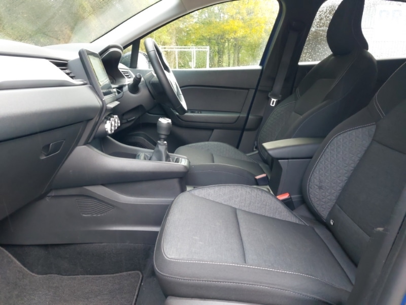 Used Renault Captur 2023 for sale - 76365330: Photo 5