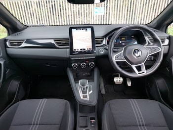 Used Renault Captur 2023 for sale - 76116369: Photo 2