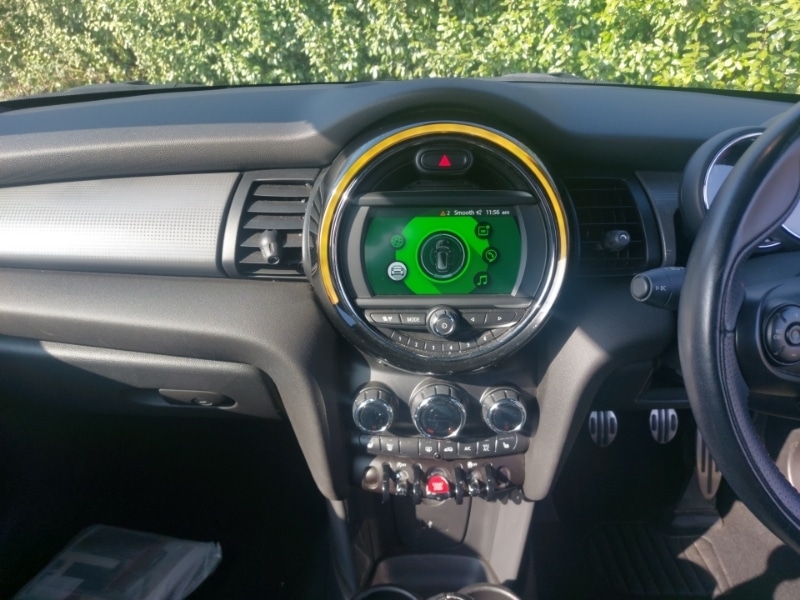 Used MINI Convertible 2019 for sale - 77761007: Photo 2