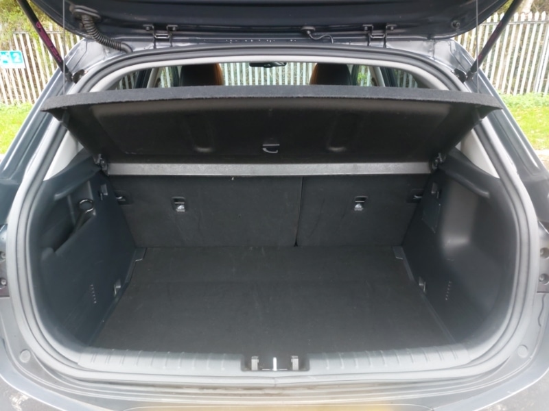 Used Kia Stonic 2023 for sale - 76537134: Photo 8