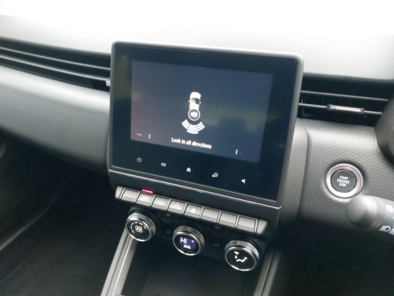 Used Renault Clio 2023 for sale - 76897413: Photo 16