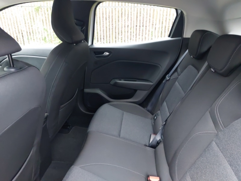 Used Renault Clio 2023 for sale - 76897413: Photo 6