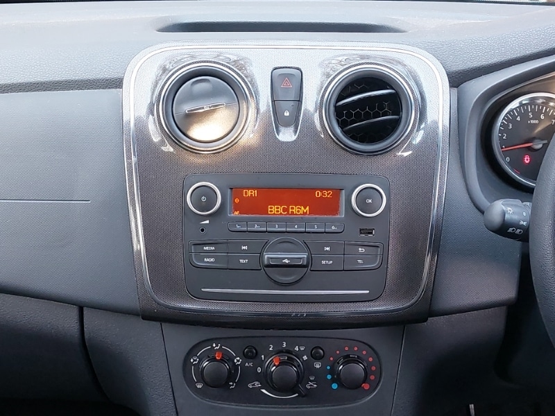 Used Dacia Sandero Stepway 2019 for sale - 76958940: Photo 11