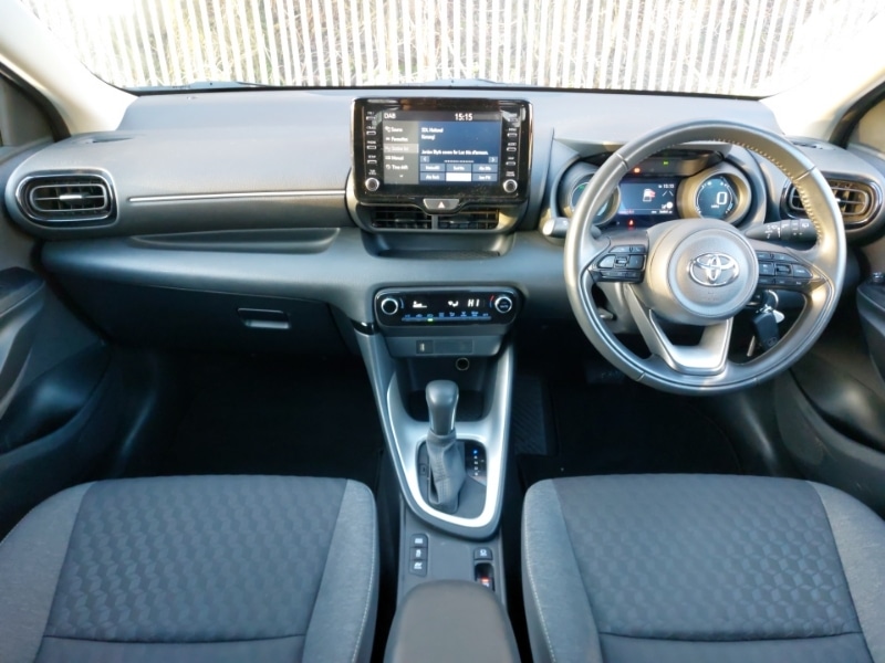 Used Toyota Yaris 2022 for sale - 77228765: Photo 2