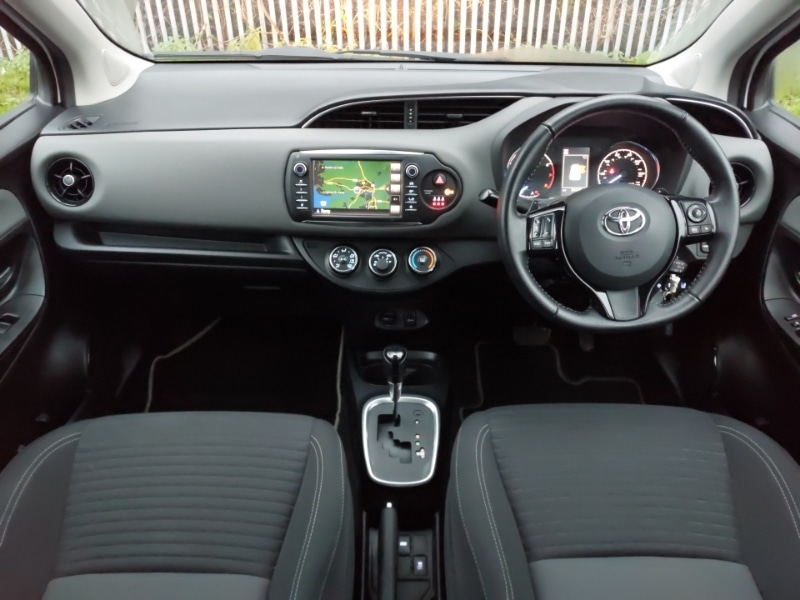 Used Toyota Yaris 2018 for sale - 76983540: Photo 2