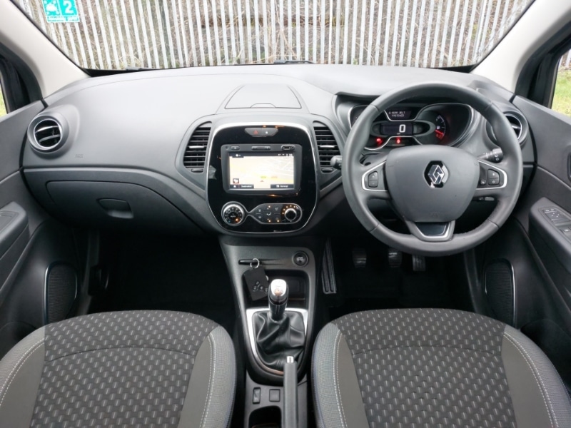 Used Renault Captur 2017 for sale - 77453877: Photo 2