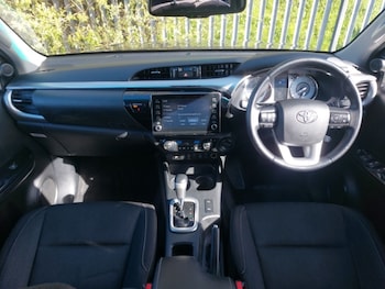 Used Toyota Hilux 2023 for sale - 75305688: Photo